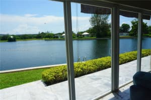 4511 King Palm Dr Tamarac, FL 33319 - MLS#A11913356