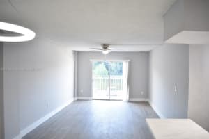 16465 NE 22nd Ave APT 219, North Miami Beach, FL 33160, - MLS#A11913387