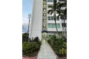 8233 Harding Ave APT 305, Miami Beach, FL 33141, - MLS#A11913420