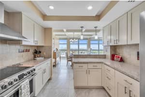 5055 Collins Ave APT 14M, Miami Beach, FL 33140, - MLS#A11913431