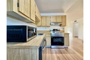 313 Gardens Dr 203, Pompano Beach