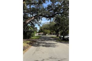 511 Oriole Ave, Miami Springs