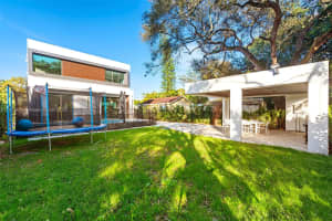 2572 Ne 182nd Ter North Miami Beach, FL 33160 - MLS#A11913477