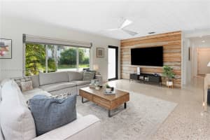 930 N 11th Ct Hollywood, FL 33019 - MLS#A11913489