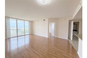 19501 W Country Club Dr 912, Aventura