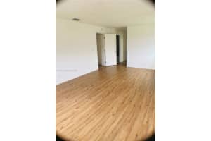 5814 Nw 22nd St 21-e, Lauderhill