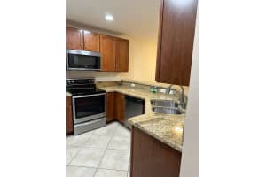 9113 Chambers St, Tamarac