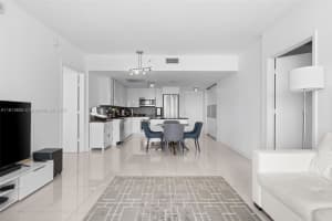 92 SW 3rd St APT 4403, Miami, FL 33130, - MLS#A11913605