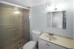 17021 N Bay Rd APT 105, Sunny Isles Beach, FL 33160, - MLS#A11913607