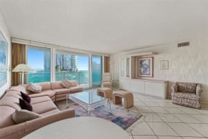 100 Bayview Dr APT 615, Sunny Isles Beach, FL 33160, - MLS#A11913642