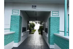 1990 Bay Dr APT 17, Miami Beach, FL 33141, - MLS#A11913668