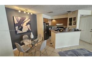 3340 N Pinewalk Dr N 1515, Margate