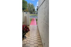 10454 Nw 5th Ter 4-30 Miami, FL 33172 - MLS#A11913694