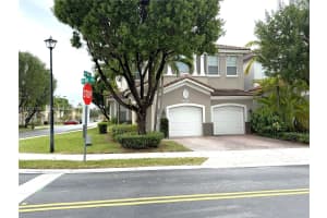 10802 Nw 84th Ln 10802 Doral, FL 33178 - MLS#A11913728