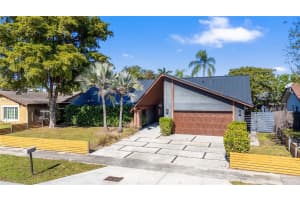 841 Ne 205th St, Miami 841 Ne 205th St, Miami