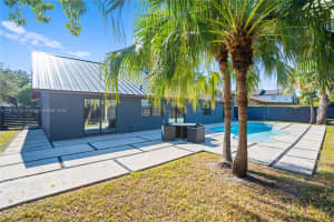 841 Ne 205th St Miami, FL 33179 - MLS#A11913733