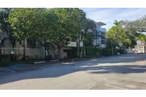 6890 N Kendall Drive B203, Pinecrest