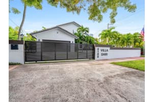 6180 Pine Tree Dr Miami Beach, FL 33140 - MLS#A11913792