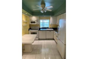 1000 Parkview Dr APT 325, Hallandale Beach, FL 33009, - MLS#A11913798