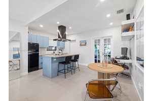 1009 NW 11th Ct, Miami, FL 33136, - MLS#A11913824