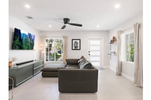 1009 NW 11th Ct, Miami, FL 33136, - MLS#A11913824