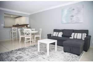 3101 N Country Club Dr 703, Aventura