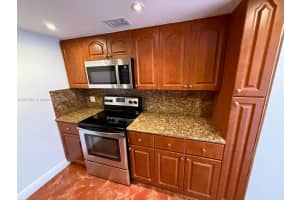 King Cole Condominium, 900 Bay Dr APT 419, Miami Beach, FL 33141, - MLS#A11913941