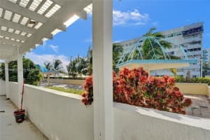 7601 E Treasure Dr 406, North Bay Village