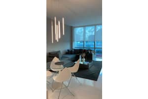 851 Ne 1st Ave 1006, Miami