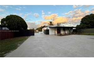 5020 Nw 170th St Miami Gardens, FL 33055 - MLS#A11914044