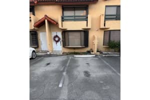 10069 Sw 77th Ct, Miami