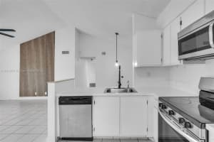 3065 N Oakland Forest Dr APT 203, Oakland Park, FL 33309, - MLS#A11914151