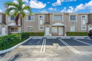 7271 Nw 174th Ter 202, Hialeah