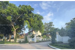 3645 Valais Dr Hollywood, FL 33021 - MLS#A11914189