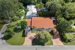 700 Ne 118th St, Biscayne Park 700 Ne 118th St, Biscayne Park