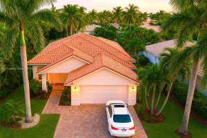 1946 Harbor View Cir Weston, FL 33327 - MLS#A11914499