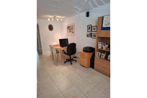 9081 Sunrise Lakes 105 Sunrise, FL 33322 - MLS#A11914510