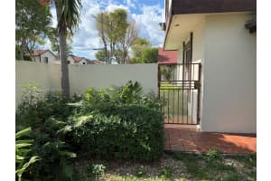 10053 Nw 4th Ln 10053 Miami, FL 33172 - MLS#A11914523