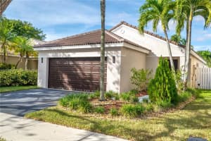 1592 S Salerno Cir 1592, Weston
