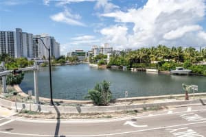 2600 Collins Ave 308, Miami Beach