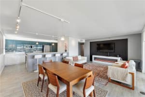 105 Lake Emerald Dr 216 Oakland Park, FL 33309 - MLS#A11914605