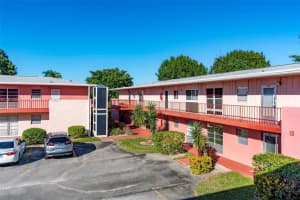 18 Golfs Edge D, West Palm Beach