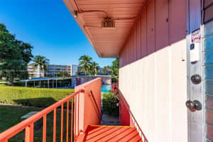 18 Golfs Edge D West Palm Beach, FL 33417 - Off Market