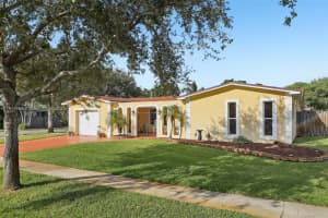 10941 NW 18th St, Pembroke Pines, FL 33026, - MLS#A11914668