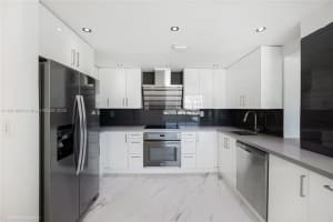 2016 Bay Dr 904 Miami Beach, FL 33141 - MLS#A11914693