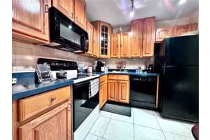 3475 N Country Club Dr 610 Aventura, FL 33180 - MLS#A11914704