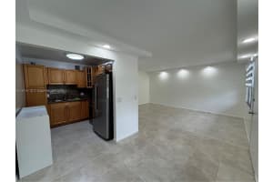 251 Sw 132nd Way 306h, Pembroke Pines