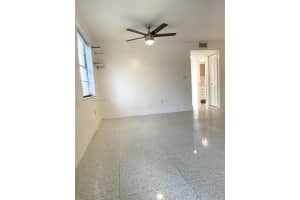 6424 Collins Ave APT 204, Miami Beach, FL 33141, - MLS#A11914734