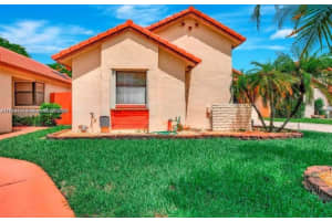 700 SW 113th Ave, Pembroke Pines, FL 33025, - MLS#A11914776