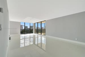 20379 W Country Club Dr 1233 Aventura, FL 33180 - MLS#A11914777